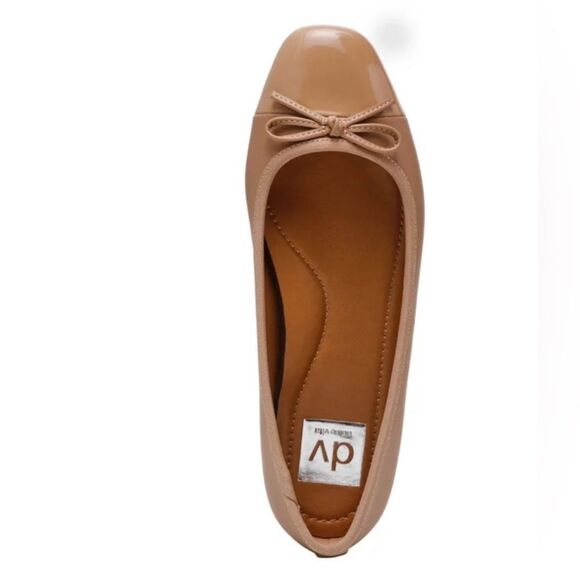 Brand new in box! DV by Dolce Vita Women's Ballet Flat Tan color - Picture 5 of 6